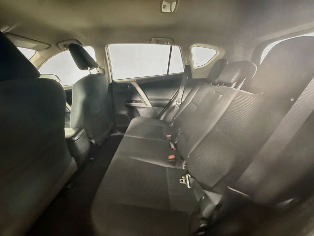 Used 2018 Gray Toyota LE image 21