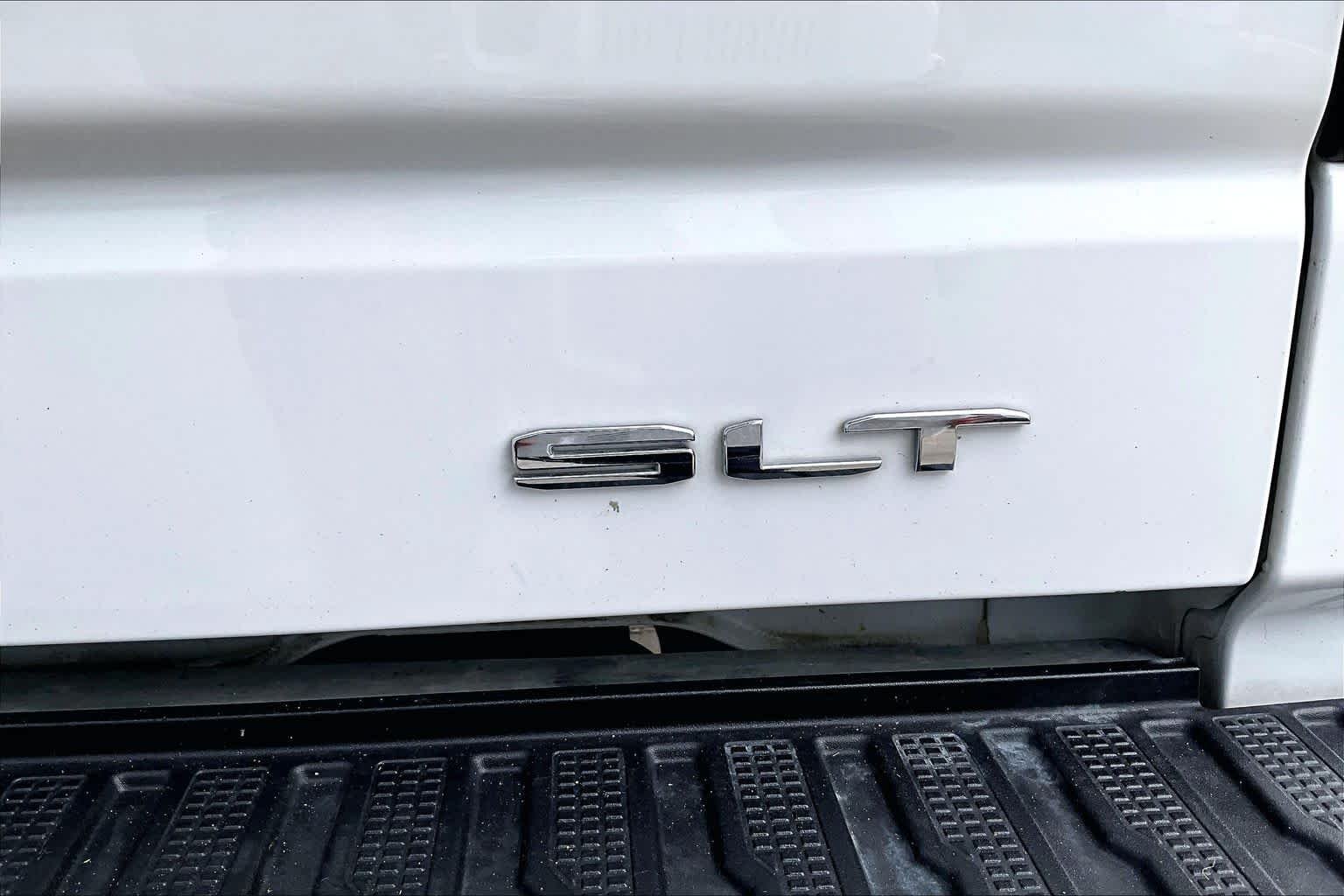 Used 2026 Summit White GMC SLT image 10