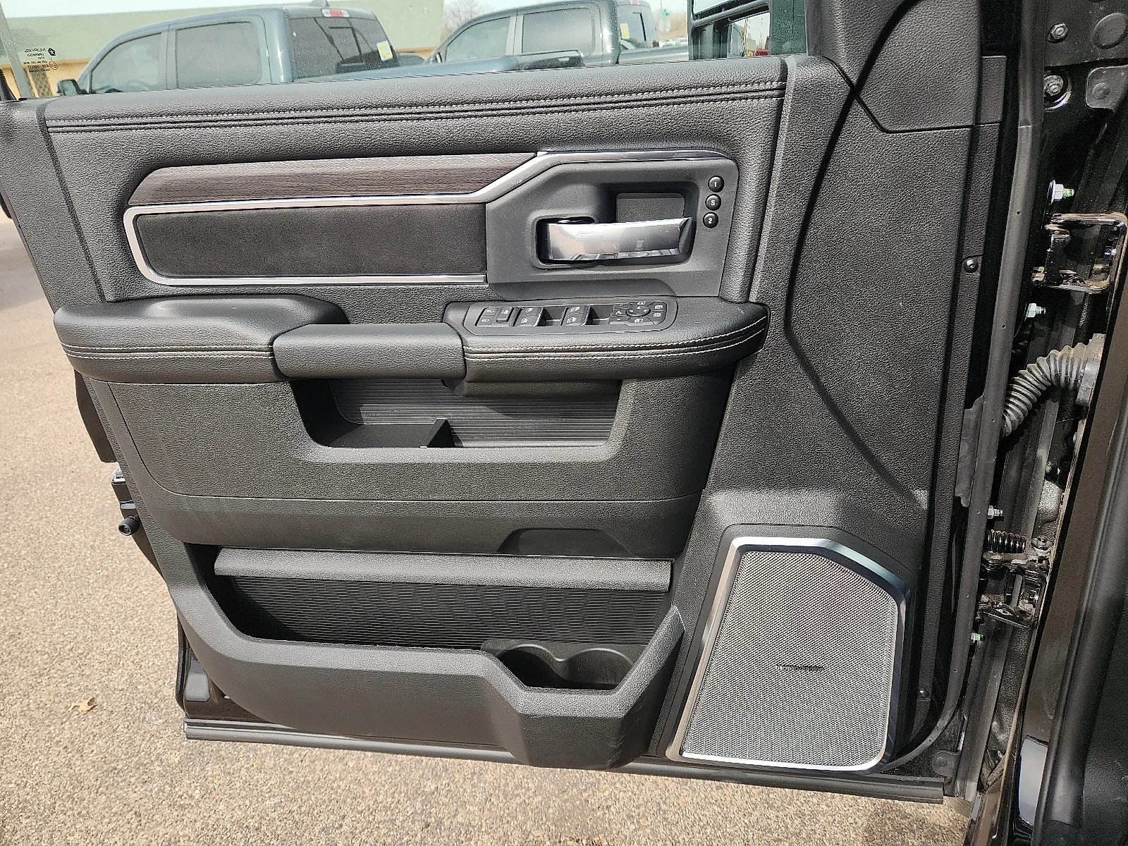 New 2026 PXJ Diamond Bla Ram LARAMIE CREW CAB 4X4 8