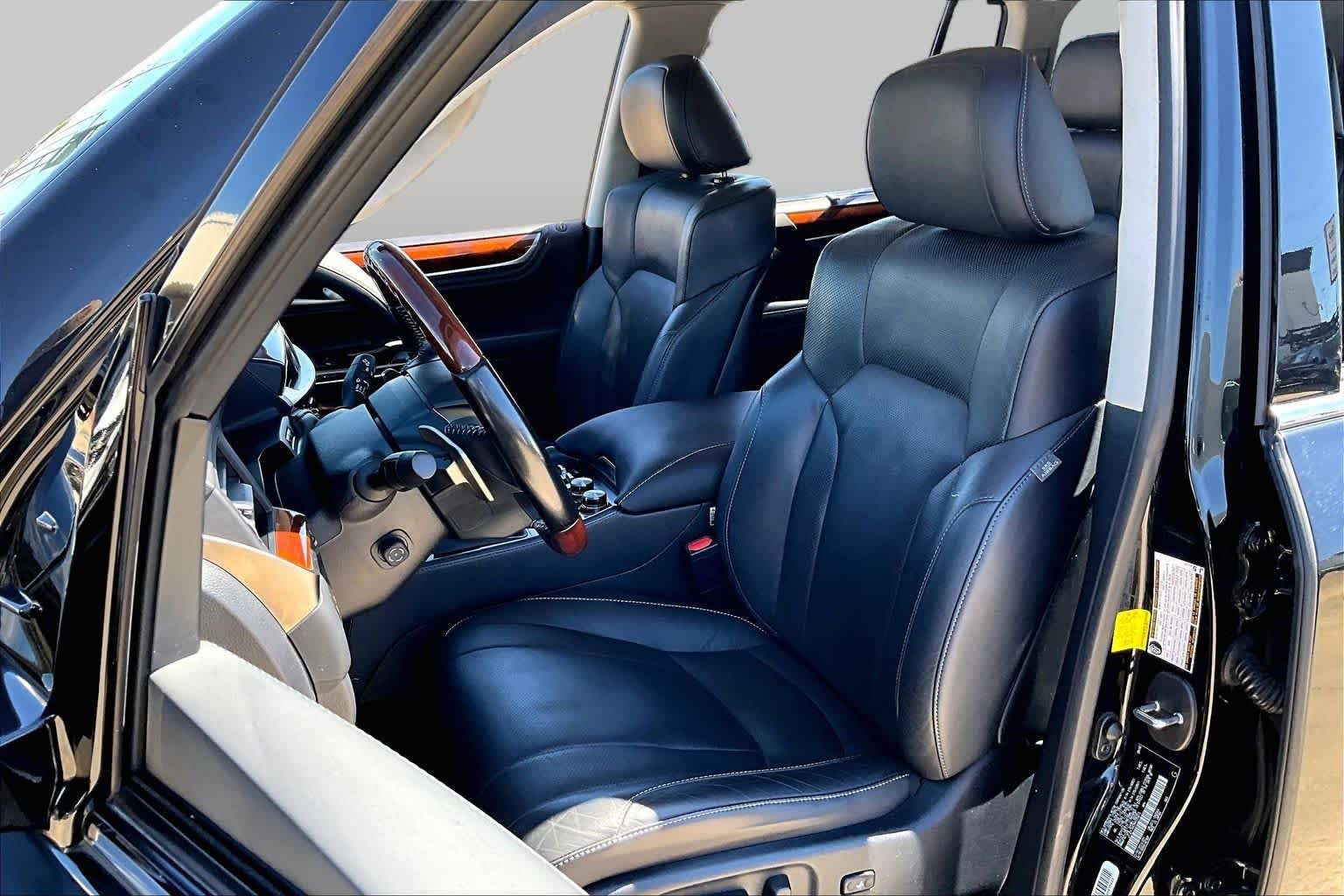 Used 2021 Black Onyx Lexus  image 8