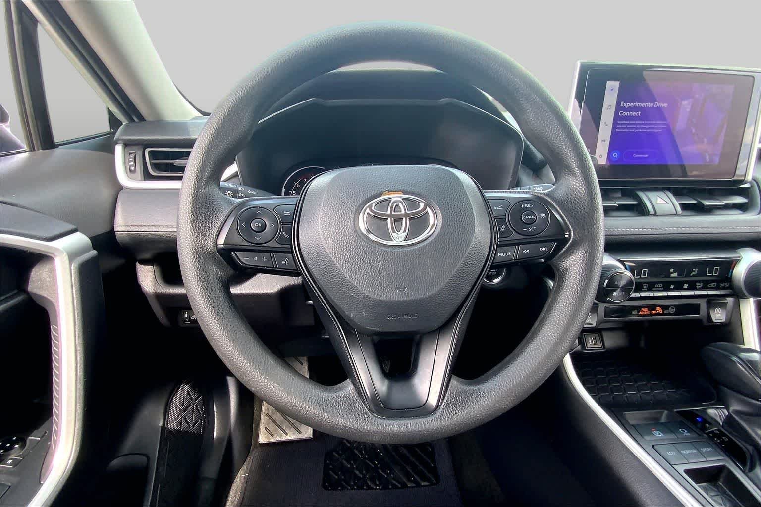 Used 2025 Ice Cap Toyota XLE image 6