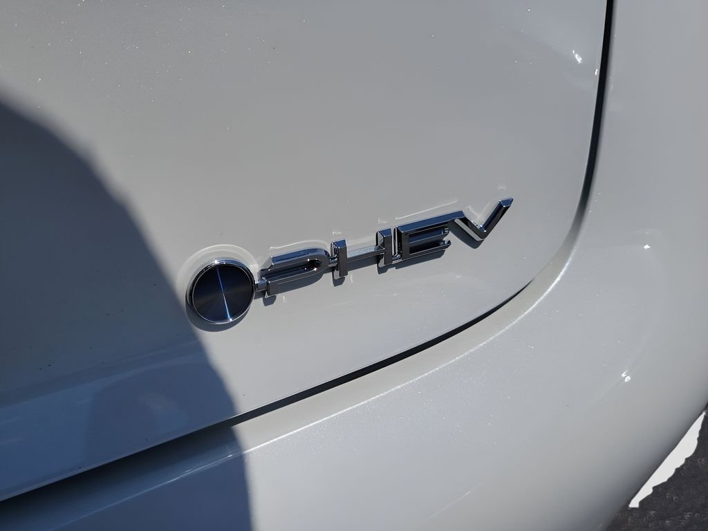 2026 Toyota Prius Plug-in Hybrid XSE - Photo 29