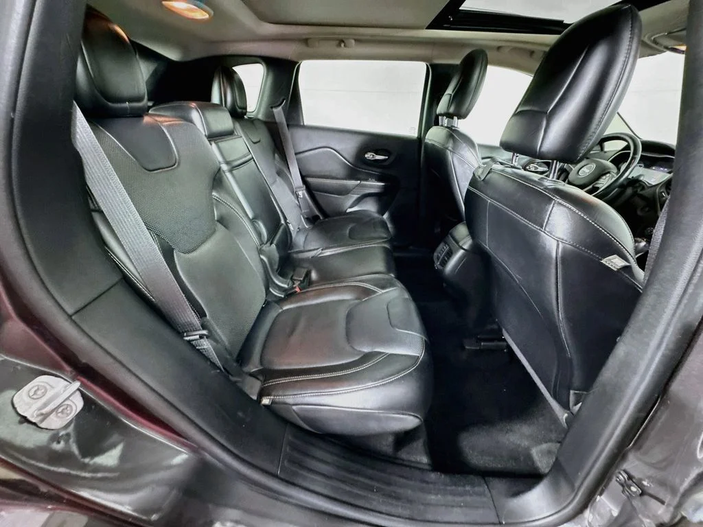 Used 2014 Gray Jeep Limited image 34