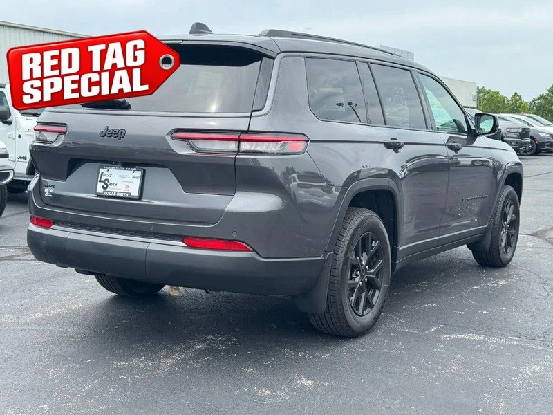 New 2026 Baltic Gray Metallic Clear-Coat Exterior Paint Jeep Altitude image 3
