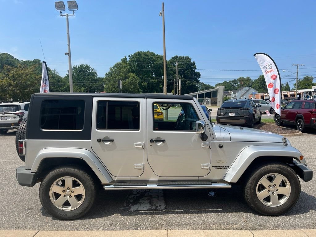 Used 2008 Silver Jeep Unlimited Sahara image 3