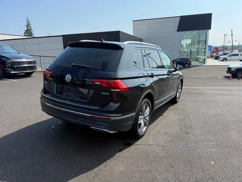 Used 2021 Black Volkswagen 2.0T SEL image 8