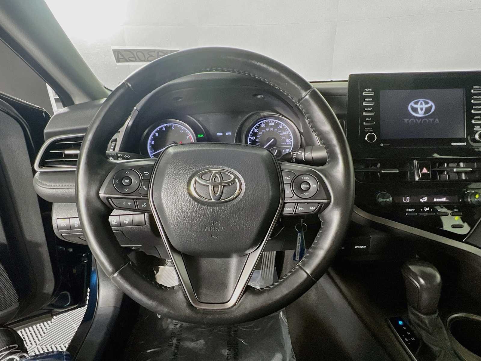Used 2021 Galactic Aqua Mica Toyota SE image 11
