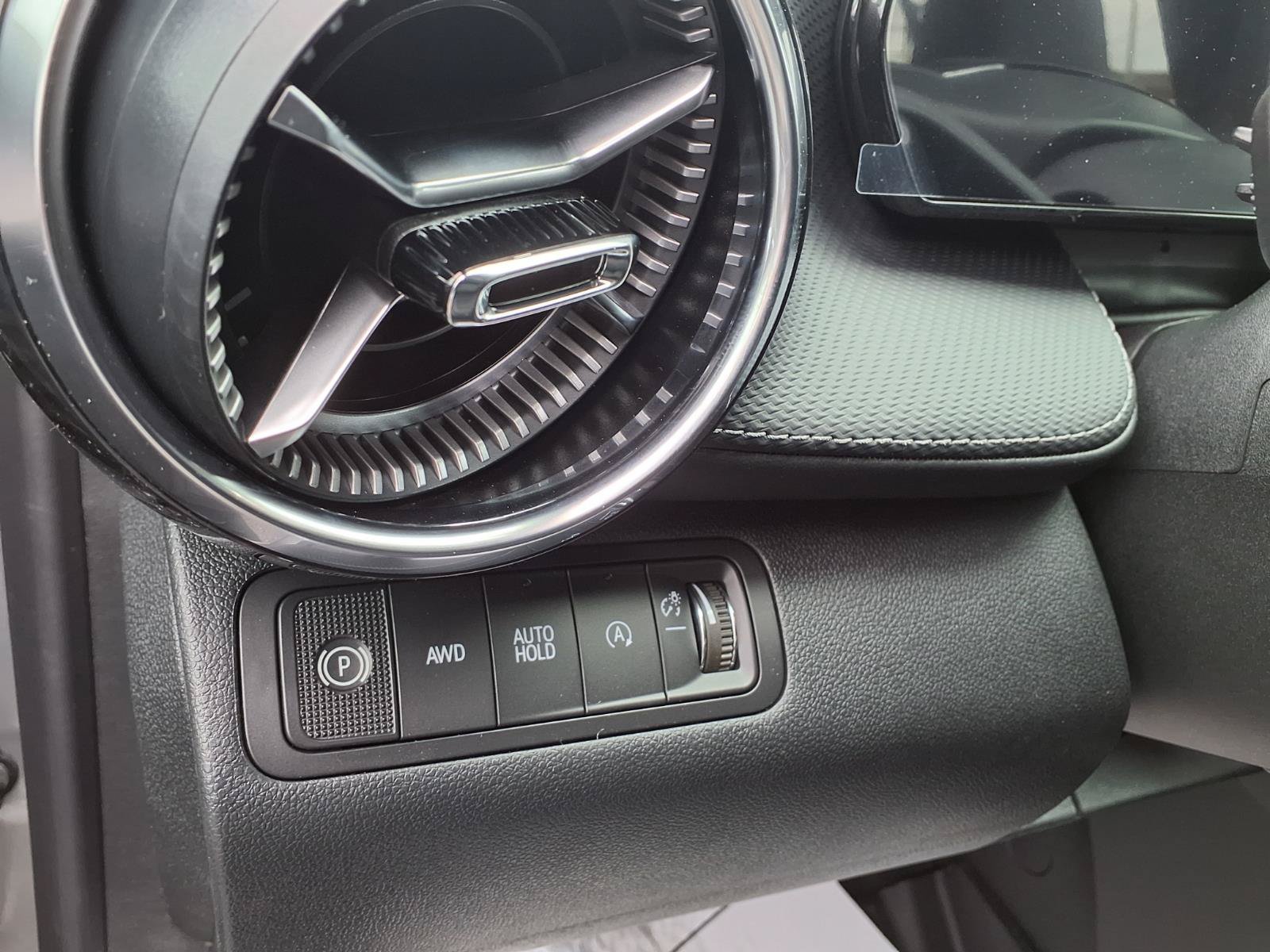 2027 Chevrolet Equinox LT - Photo 8