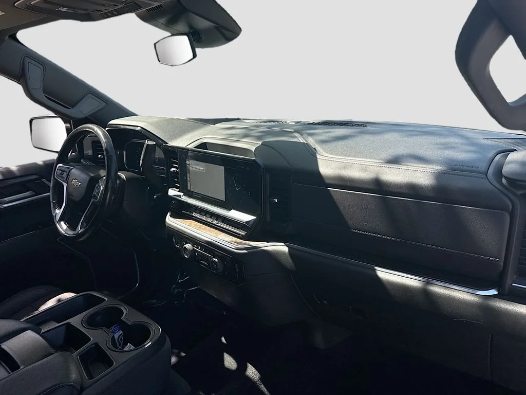 Used 2022 Black Chevrolet LT image 32