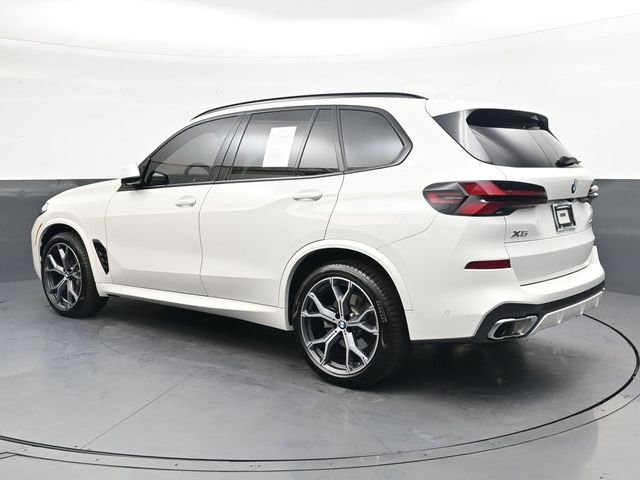 Used 2025 White BMW xDrive40i image 7