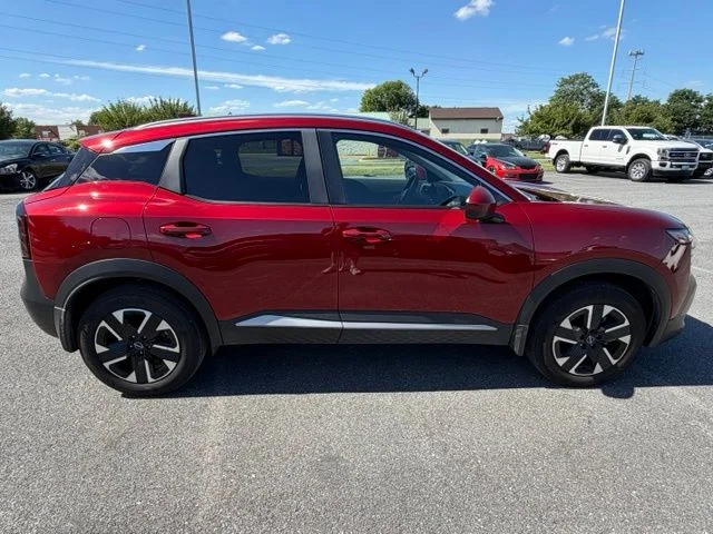 Used 2025 Scarlet Nissan SV image 9