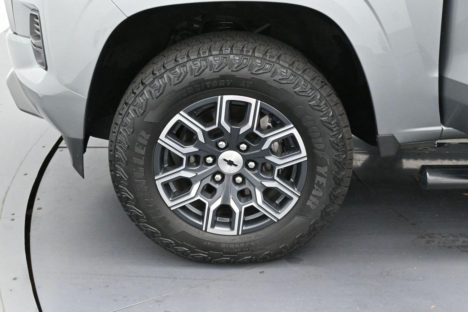 Used 2025 Sterling Gray Metallic Chevrolet Z71 image 33