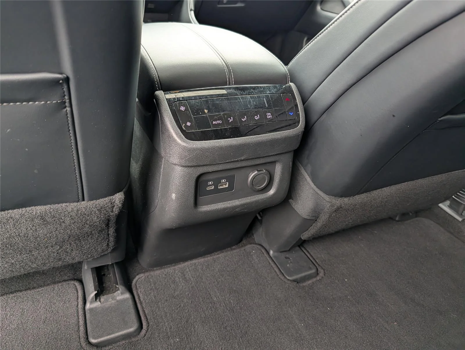 Used 2023 Mineral Black INFINITI LUXE image 30