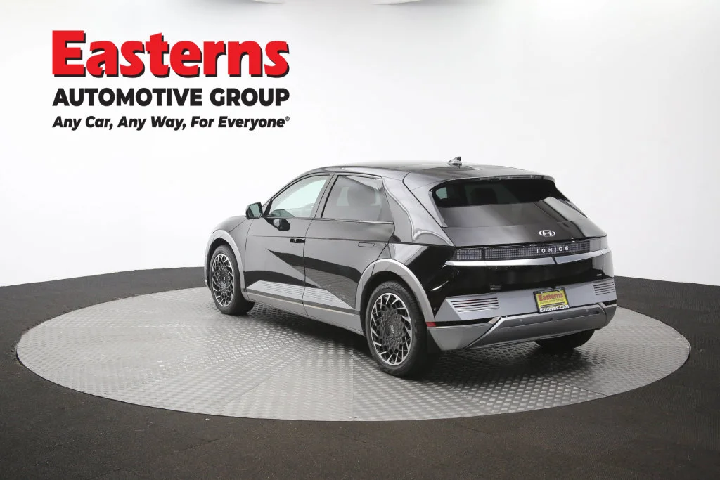 Used 2023 Black Hyundai Limited image 69