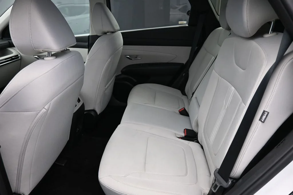 Used 2025 White Hyundai SEL image 12