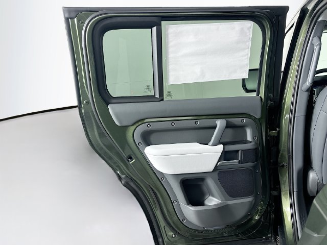Used 2026 Green Land Rover S image 21