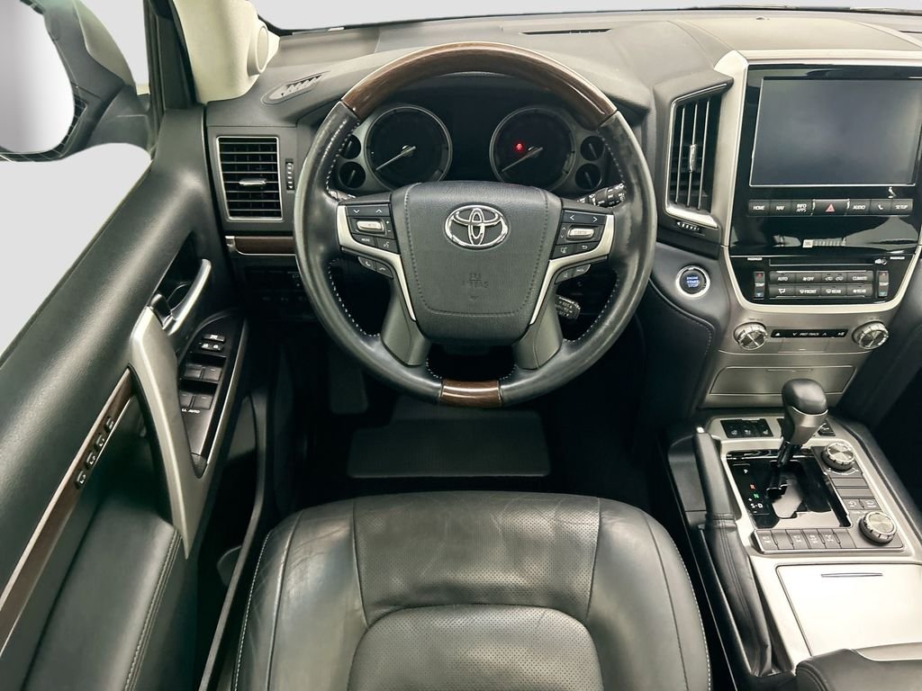 Used 2019 Midnight Black Metallic Toyota Base image 10