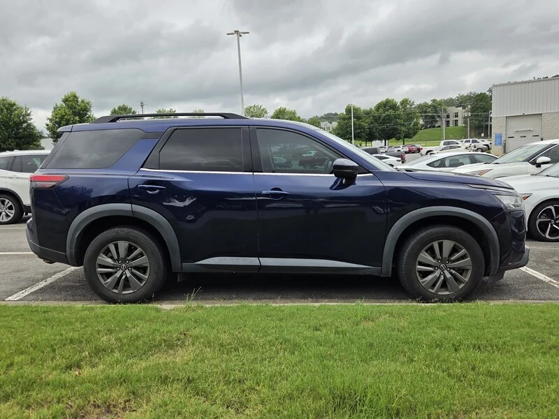 Used 2022 Deep Ocean Blue NISSAN SV image 7