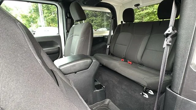 Used 2021 White/off-white Jeep Sport S image 26