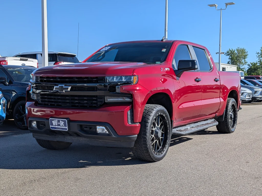 Used 2020 Cajun Red Tintcoat Chevrolet RST image 6