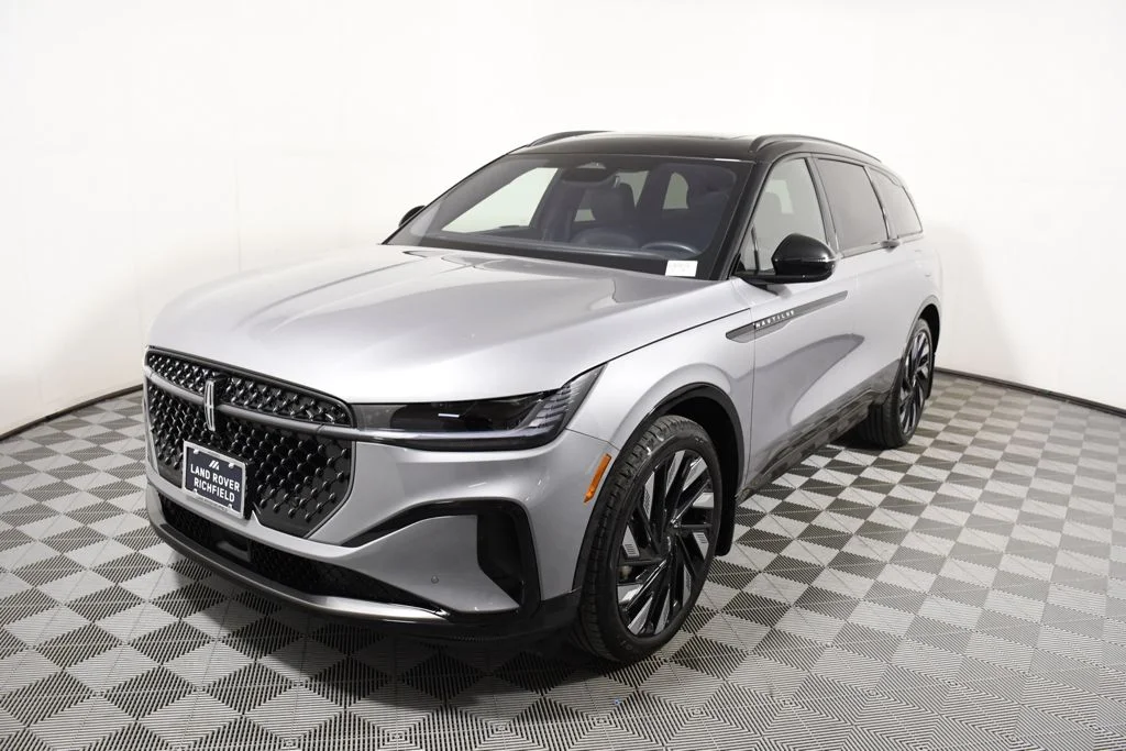2025 Lincoln Nautilus Reserve AWD's photo