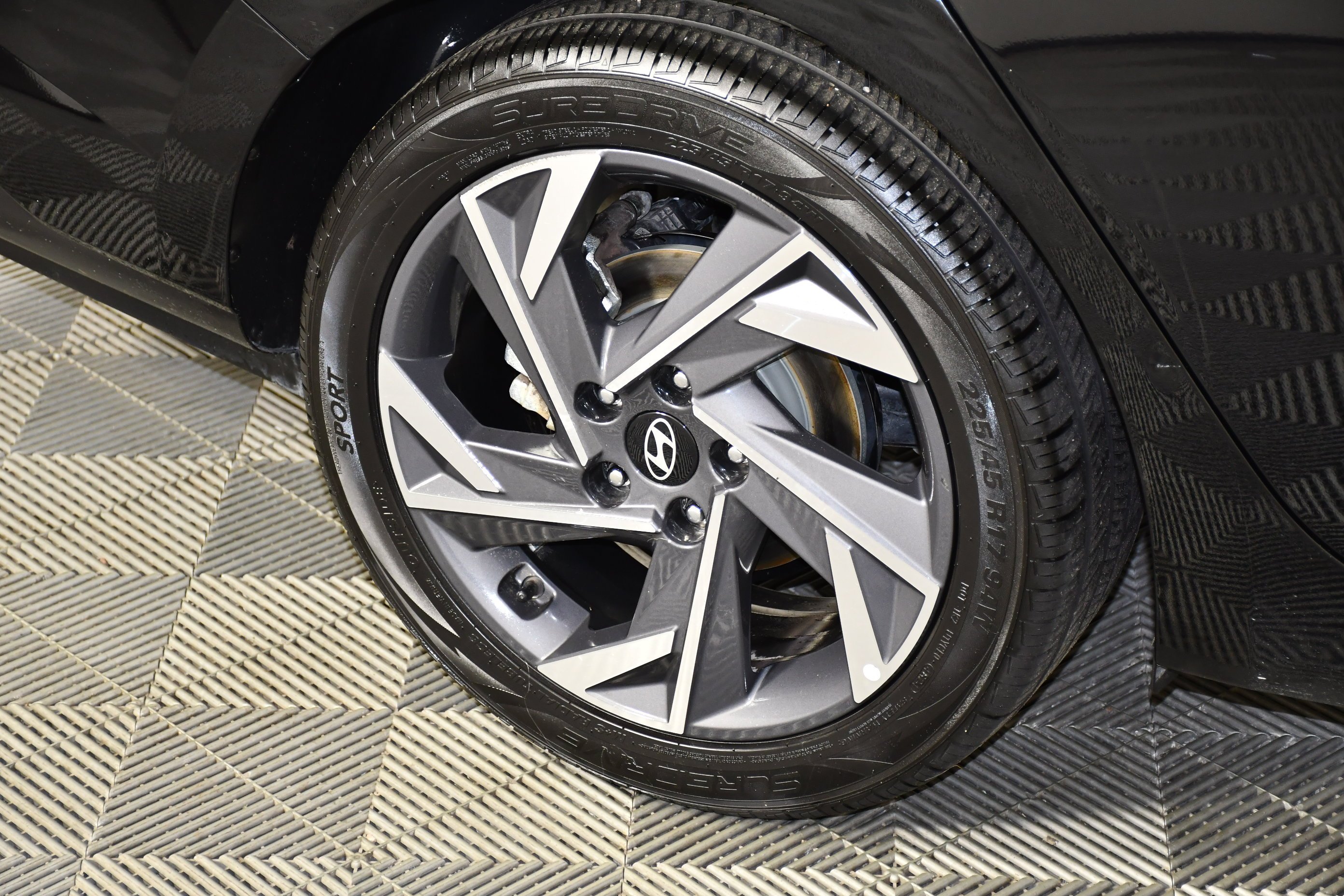 Used 2025 Abyss Black Hyundai Limited image 42
