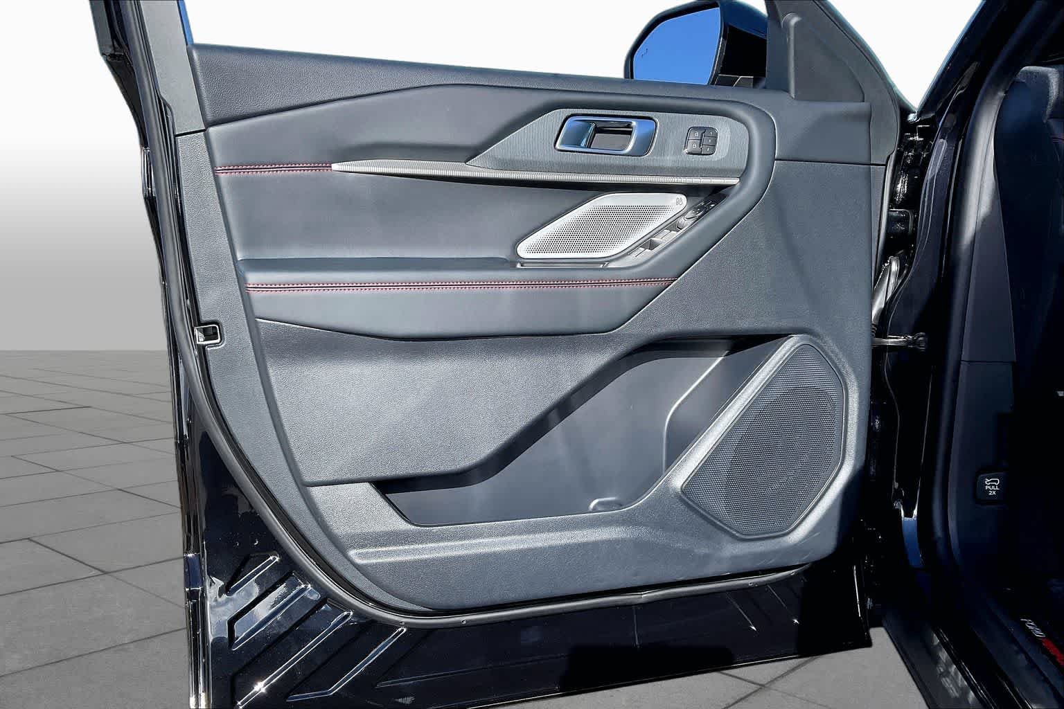 New 2026 Agate Black Metallic Ford ST image 10