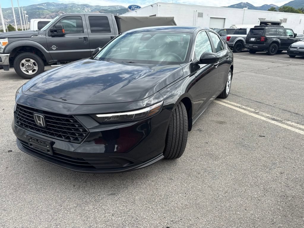 Used 2025 Black Honda LX image 16