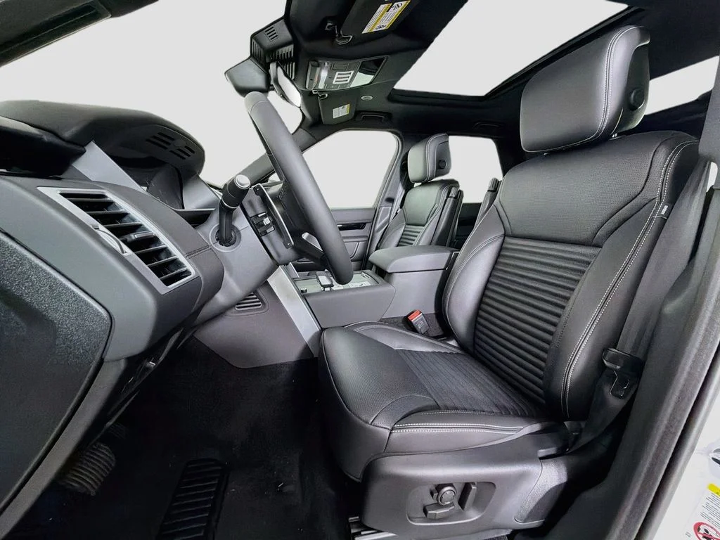 New 2026 Fuji White Land Rover S image 22