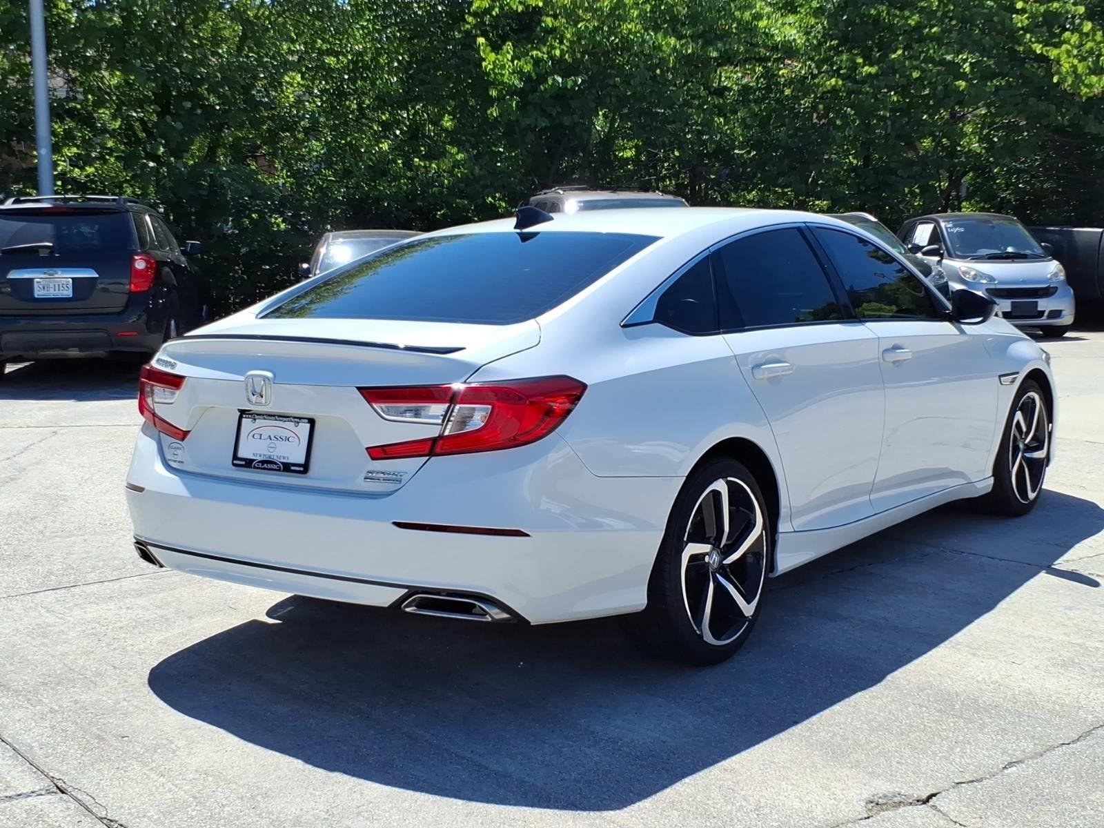 Used 2022 Platinum White Pearl Honda Sport SE image 7