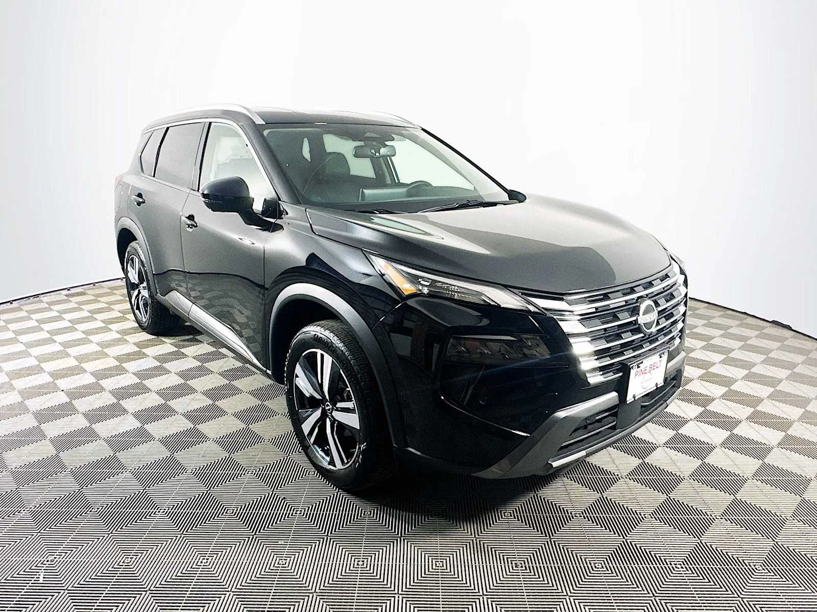 Used 2026 Super Black Nissan SL image 3