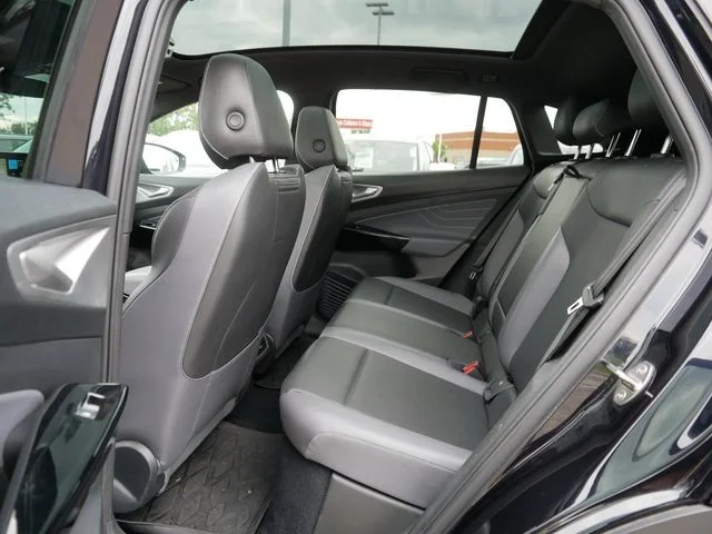 Used 2023 Deep Black Volkswagen Pro S image 17