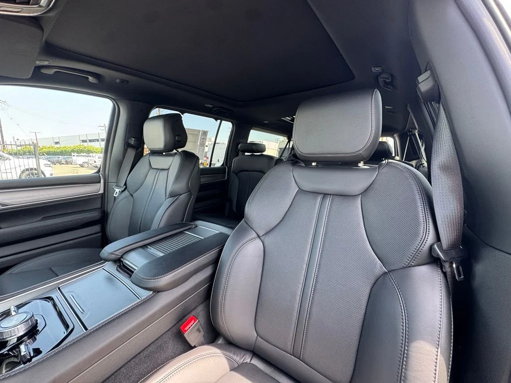 New 2026 High Gloss Black Exterior Paint Jeep Limited Reserve image 21