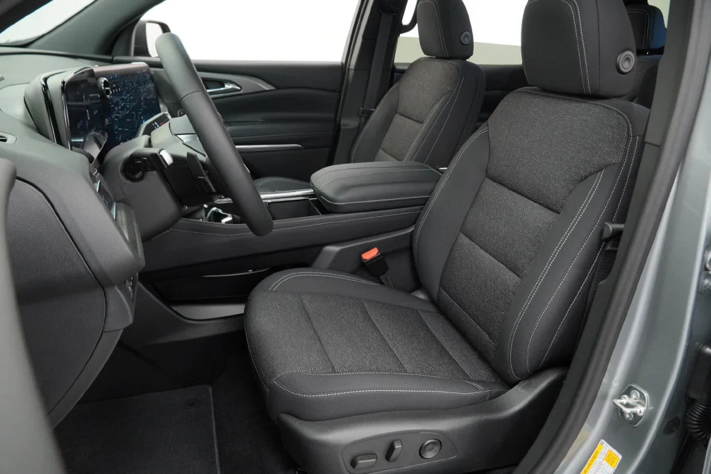New 2027 Sterling Gray Metallic Chevrolet LT image 7