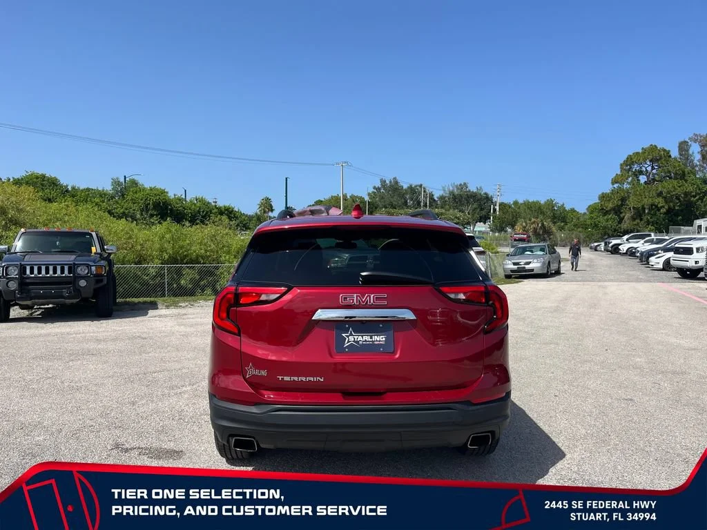 Used 2018 RED QUARTZ TINTCOAT GMC SLE image 6