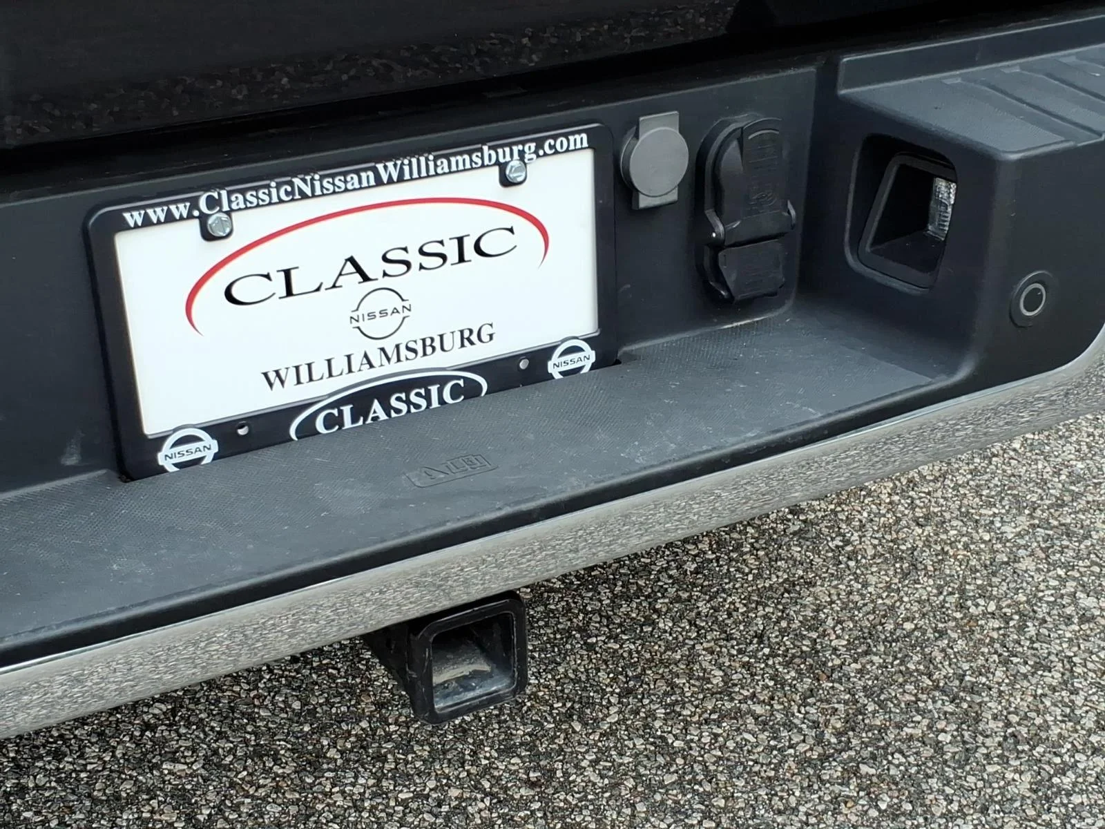Used 2024 Agate Black Metallic Ford XLT image 11