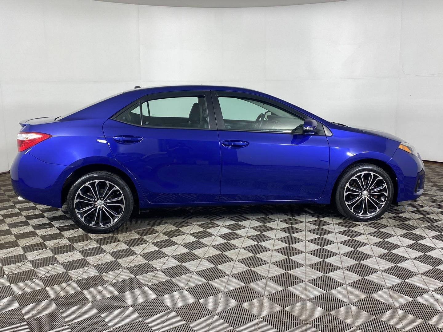 Used 2016 Blue Crush Metallic Toyota S Premium image 7