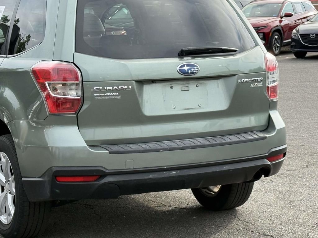 Used 2015 Green Metallic Subaru 2.5i Premium image 11