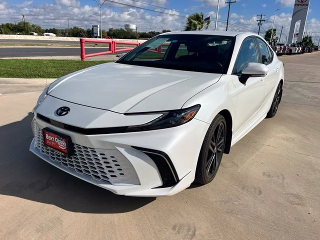 Used 2025  Toyota LE image 3