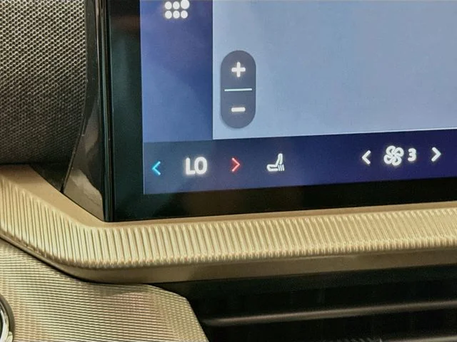 Used 2025 Vapor Blue Ford Active image 20