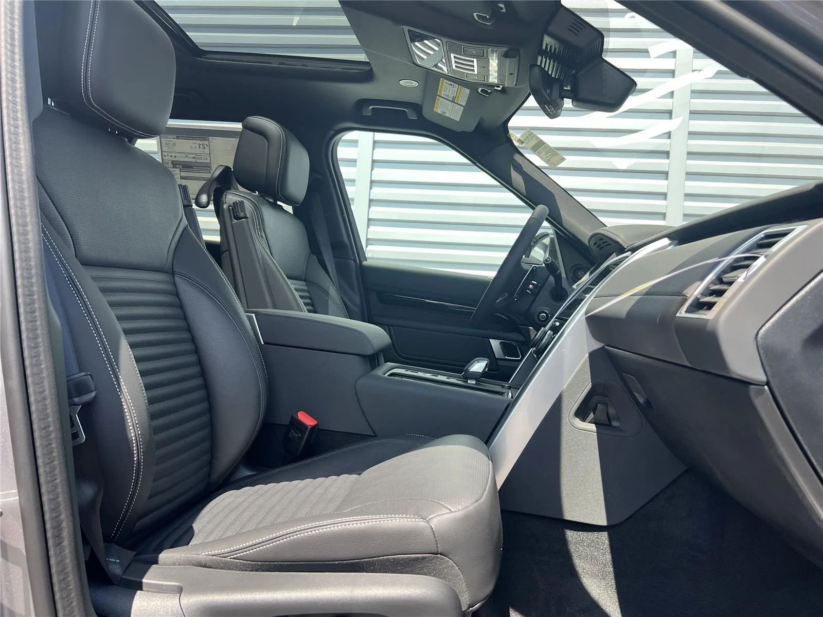 2025 Land Rover Discovery S - Photo 27