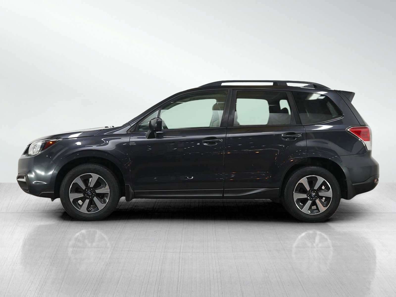 Used 2018 Subaru Forester Premium with VIN JF2SJAEC5JH593910 for sale in South Saint Paul, Minnesota