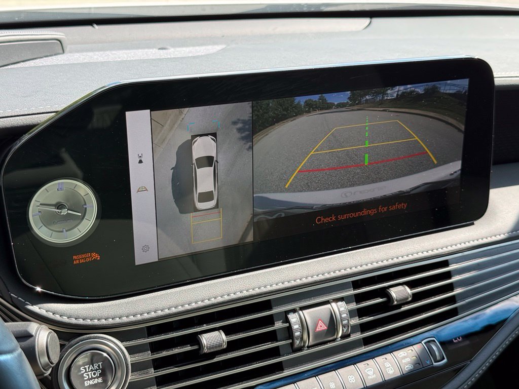 Used 2023 White Lexus 500 image 34