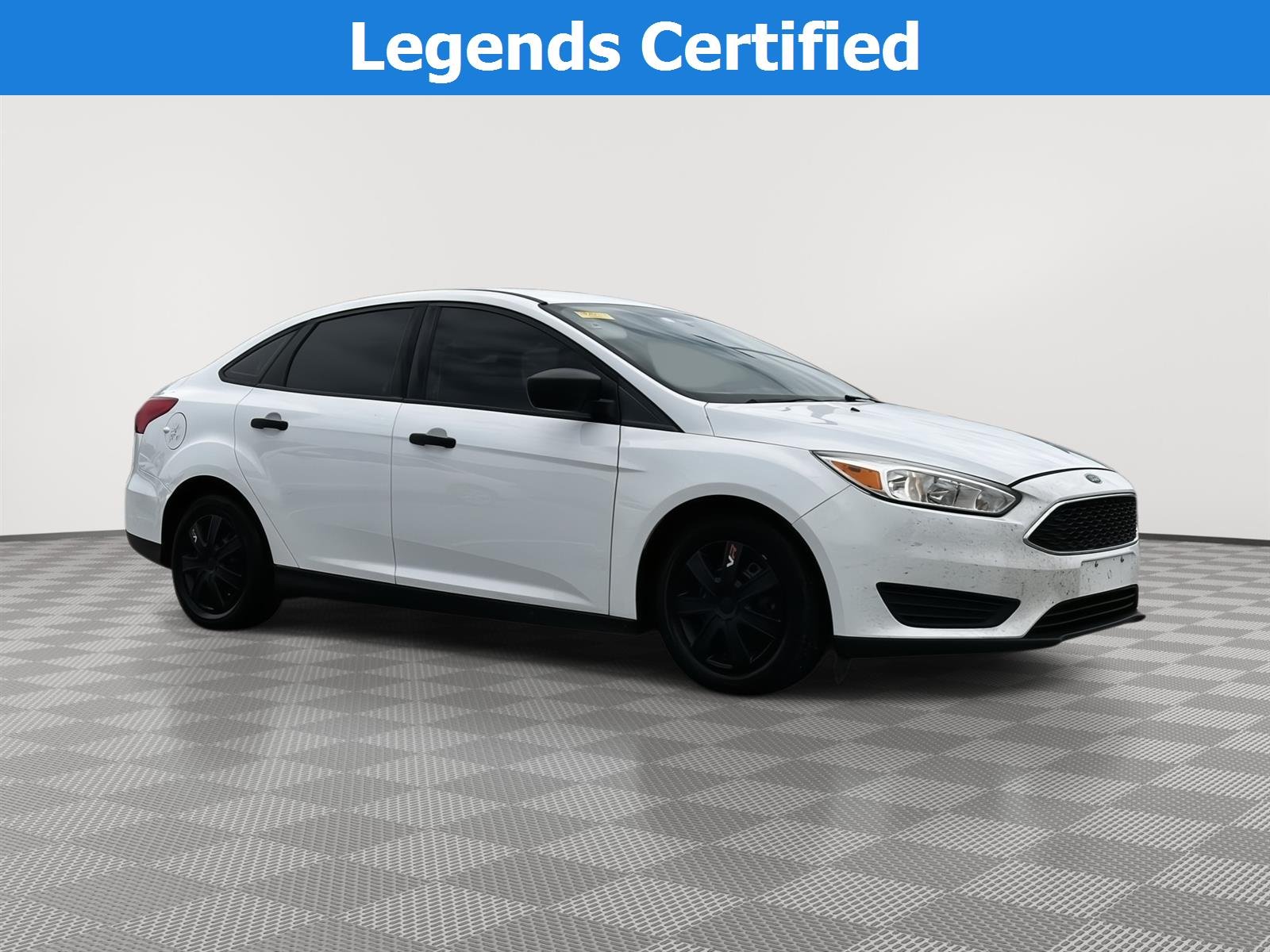 2018 Ford Focus Sedan S's photo