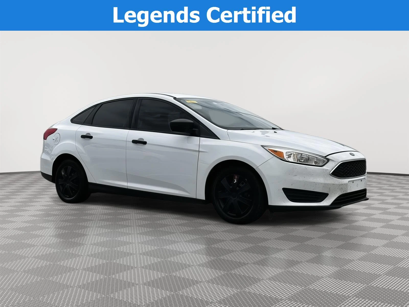 2018 Ford Focus Sedan S's photo