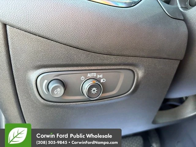 Used 2022 Blue Glow Metallic Chevrolet  image 14
