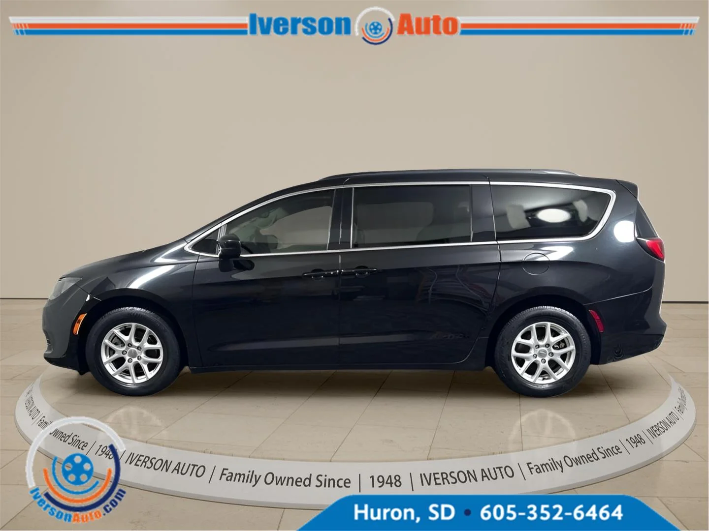 Used 2020 Brilliant Black Crystal Pearlcoat Chrysler LXI image 7