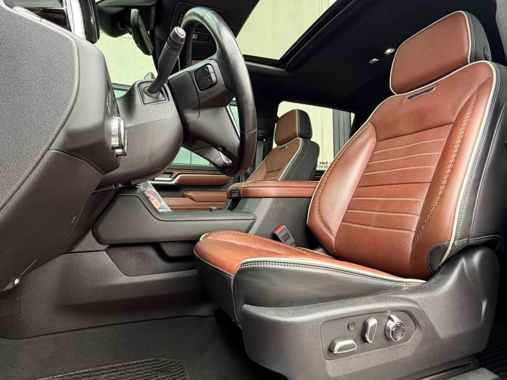 Used 2025 Blue GMC Denali Ultimate image 9