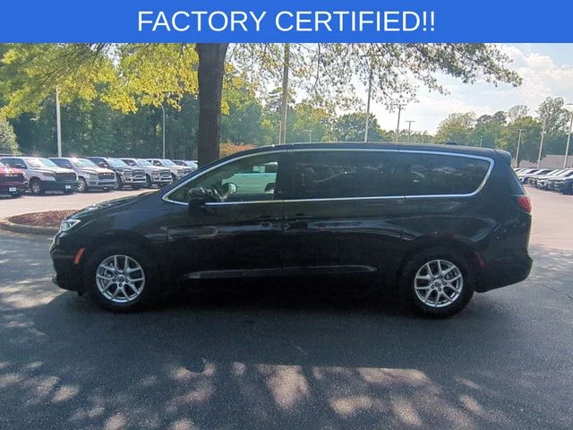 Used 2023 Black Chrysler Touring L image 2