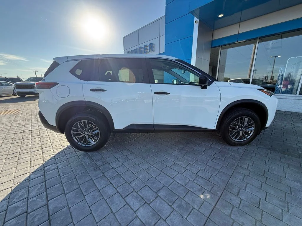 Used 2023 White Nissan S image 14